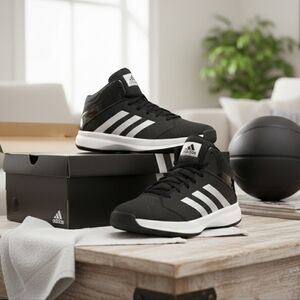 Adidas Men's Isolation 2 Low Basketball Shoes - Size 9.5